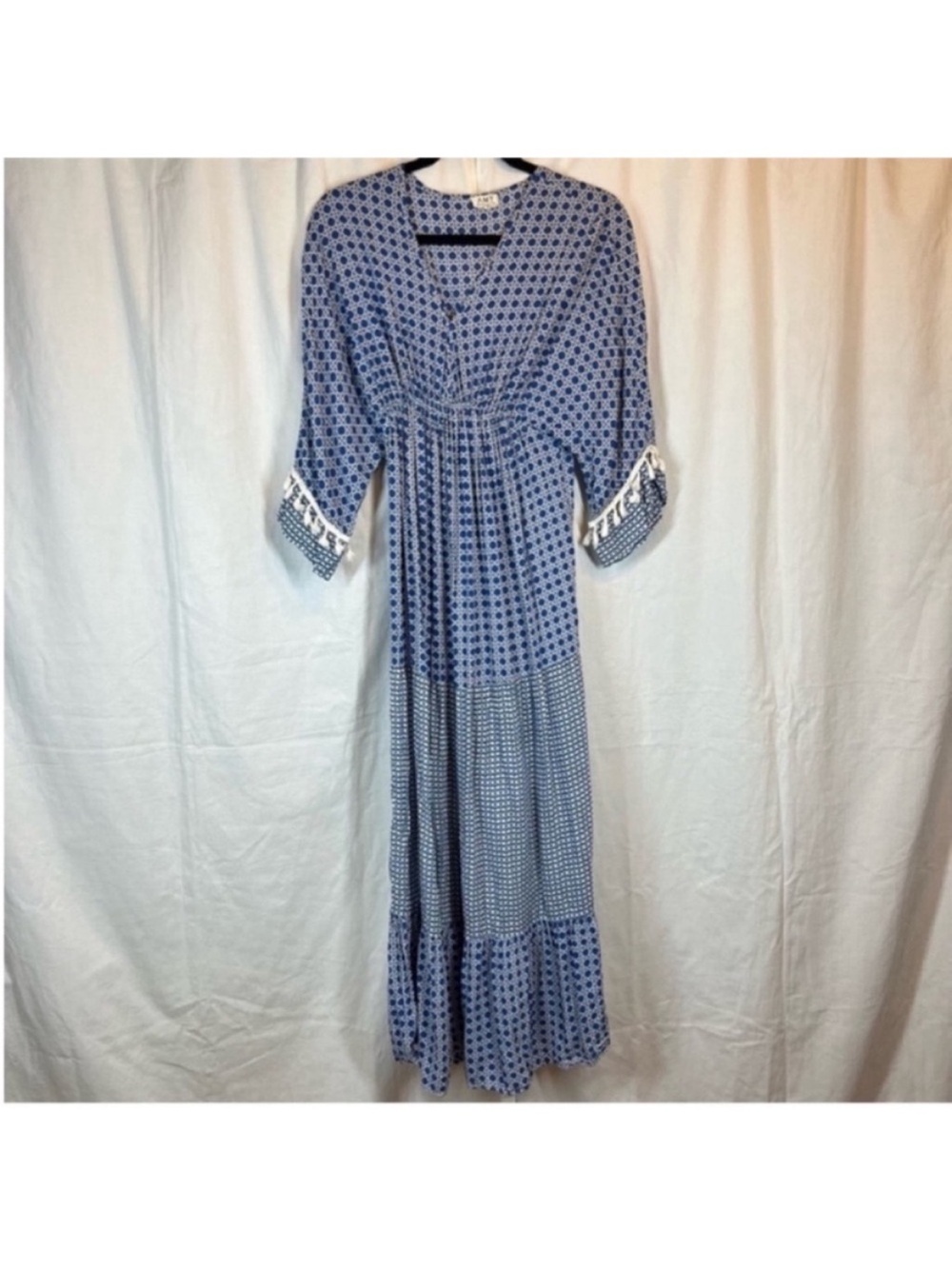 Boutique AMT boho geometric print tassel empire waist maxi dress v neck flowy